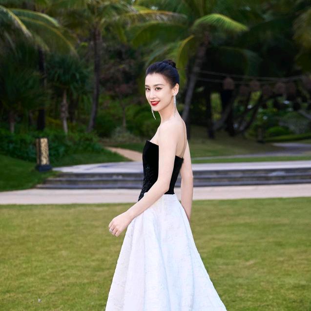 =͟͟͞͞Qin Fang✨