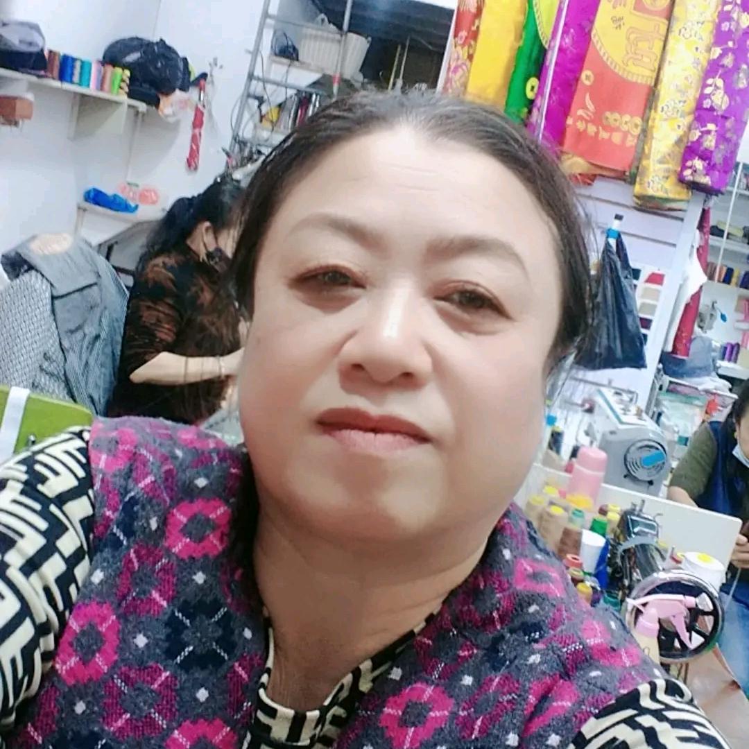 太原服装定制爱琴姐