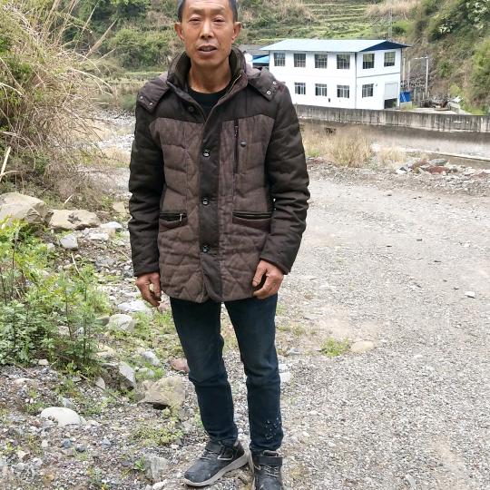 李