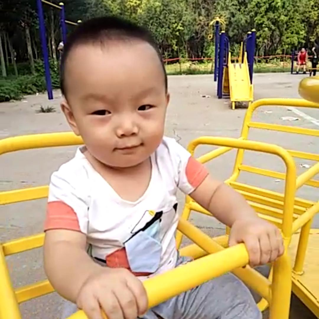 @🎎👱‍♀️👶