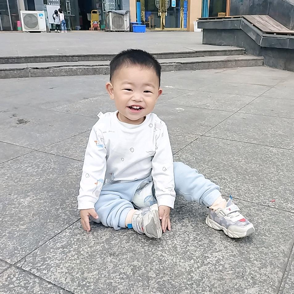 情深缘浅，浅浅一笑