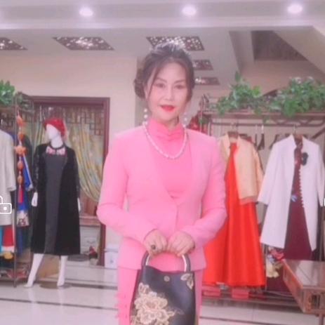 青岛即墨花儿多多服饰高端定制
