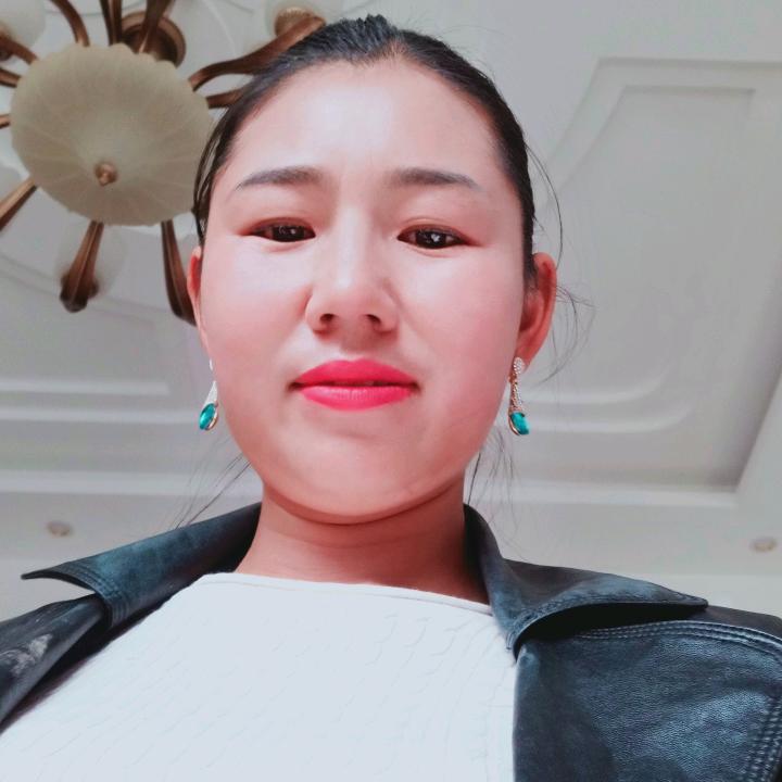 白云山“圣罗兰”番茄采摘园109号棚