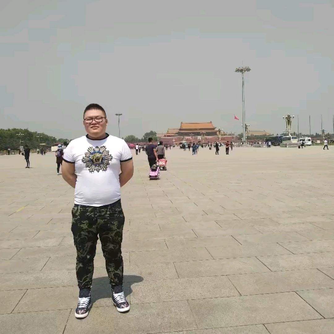 平平无奇的烧烤师傅（头牌鹤岗小串万达店）