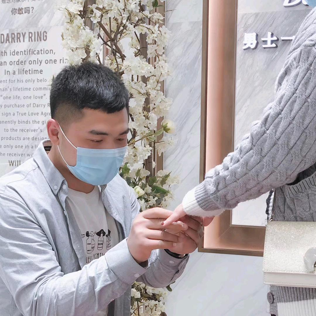 鸿展驾校刘卫东