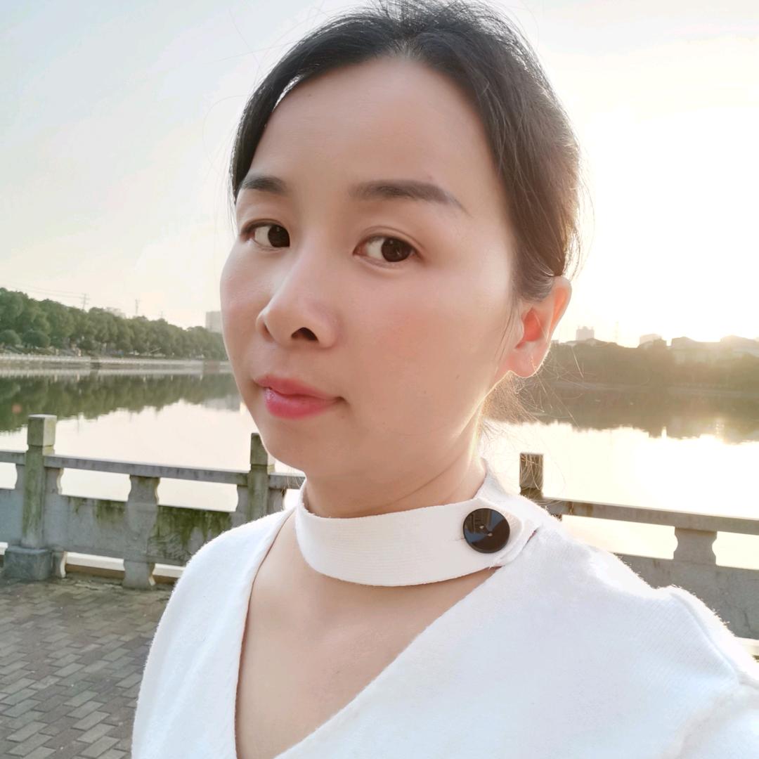 教幼儿园的幼师妈妈周老师