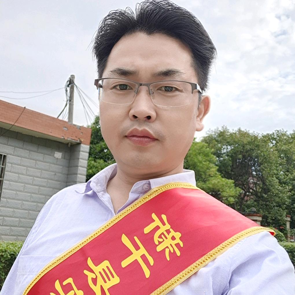 新干八目置业奶哥（房产销售）