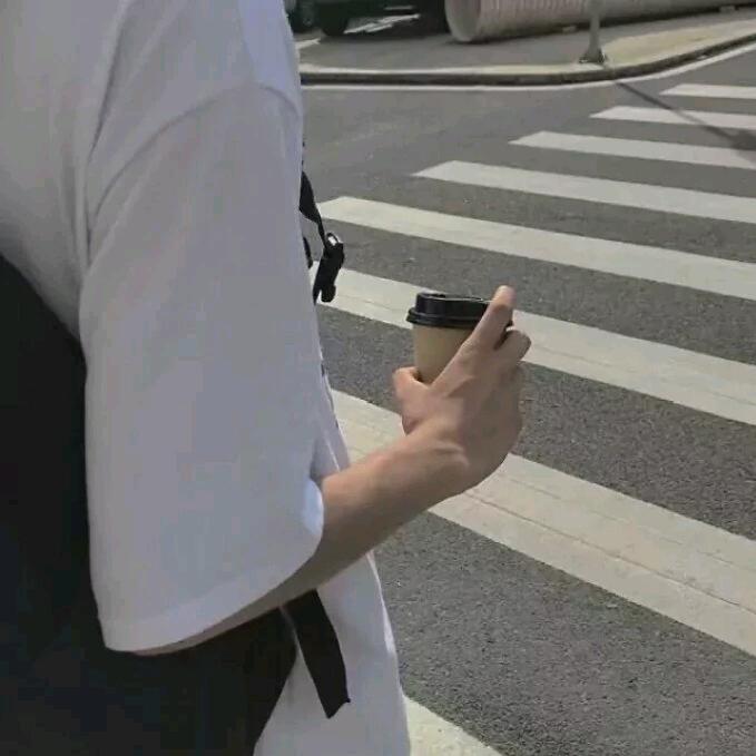 小陆.