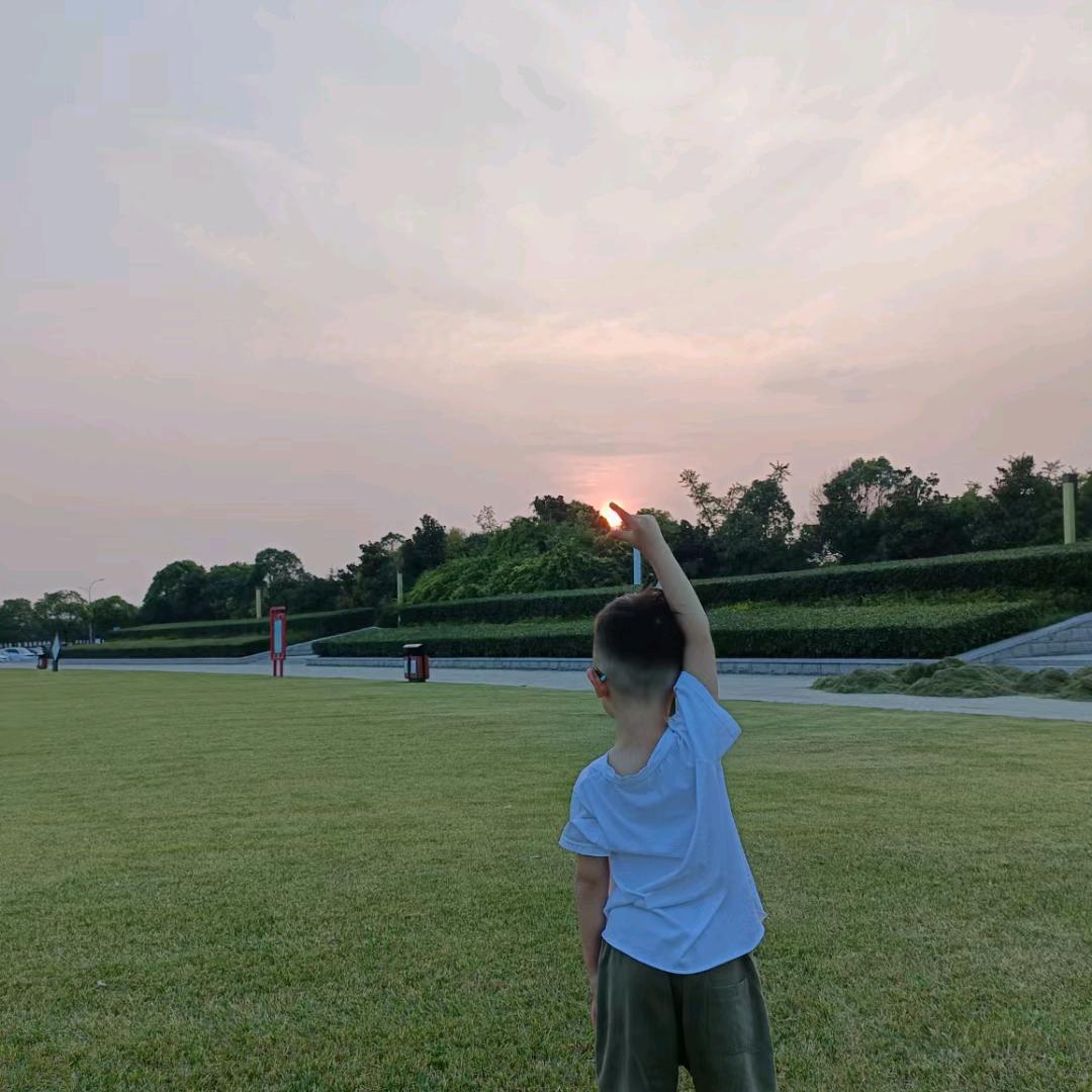 阿呆小同学