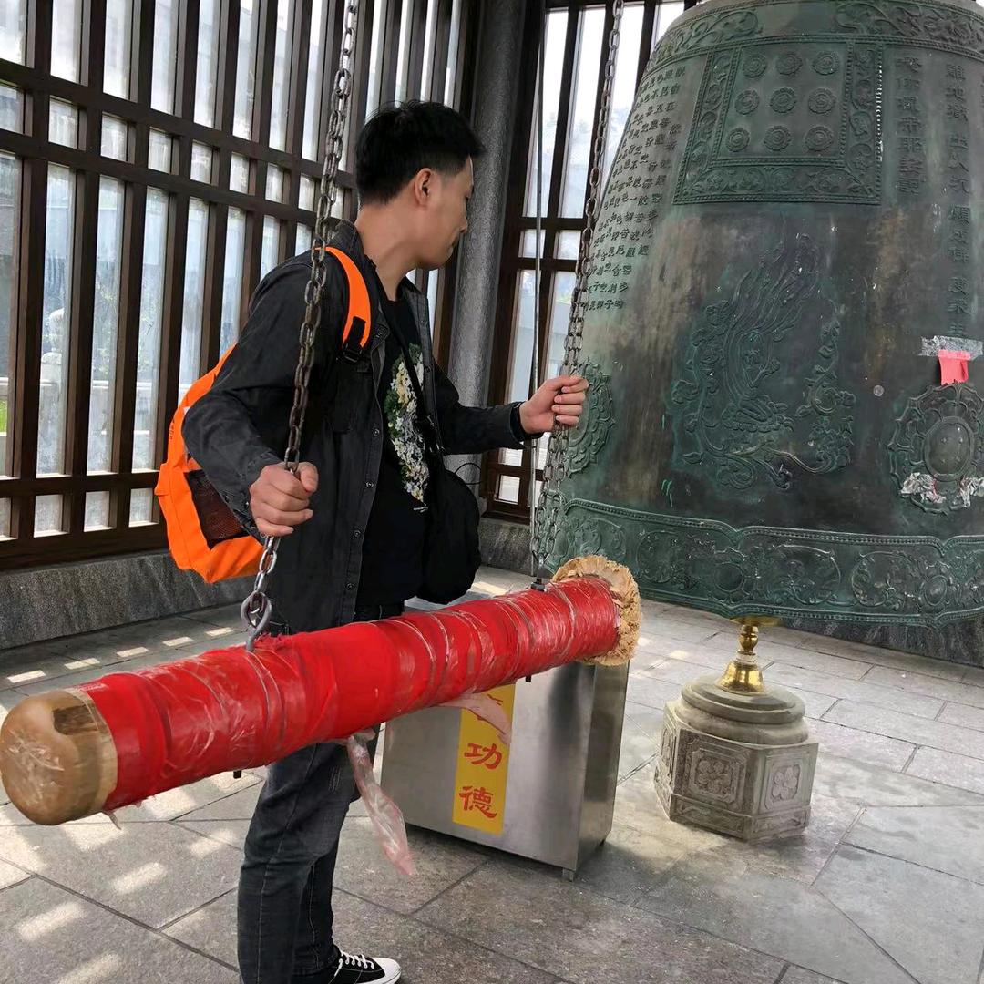 富顺尊尚无痕接发  高价回收长头发