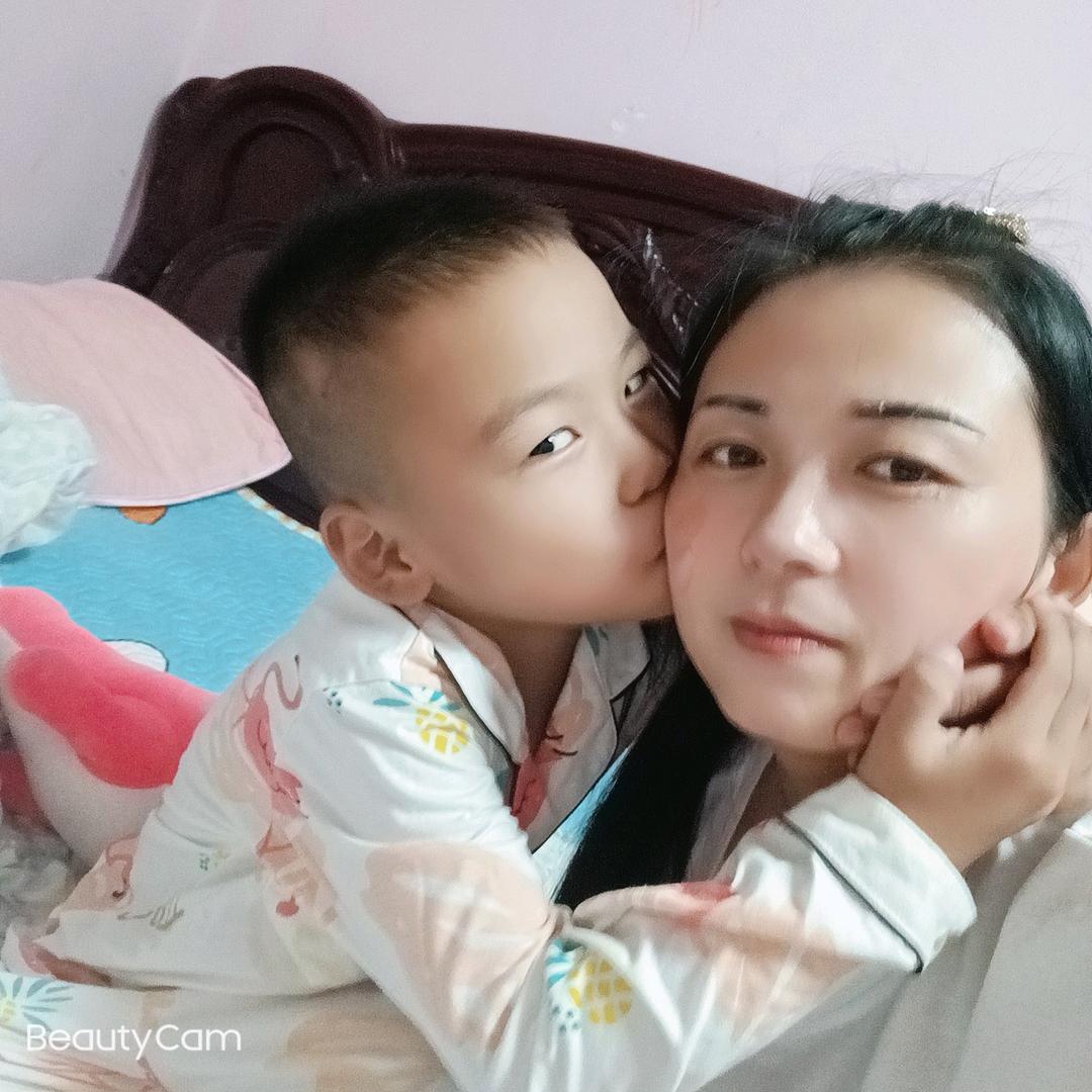 越来越好✨ 🇨🇳∴｡         ｡