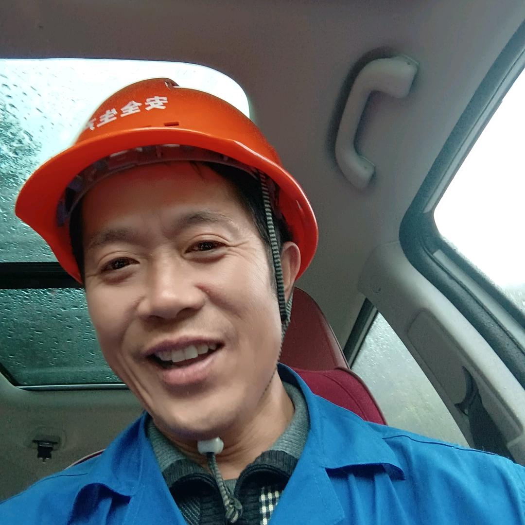 新梁山佰