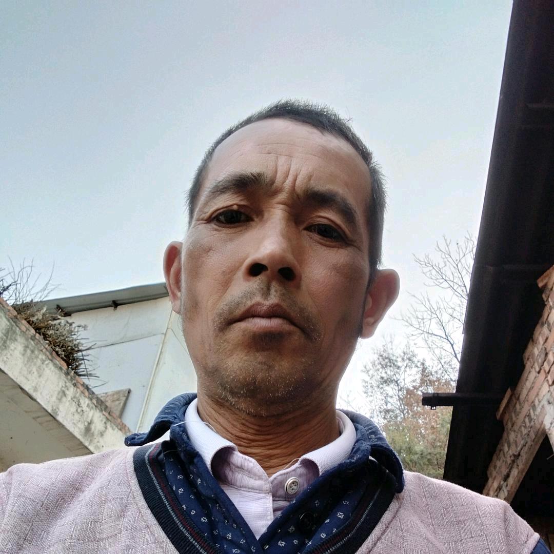 蓝蓝的天空中午十二点半开播