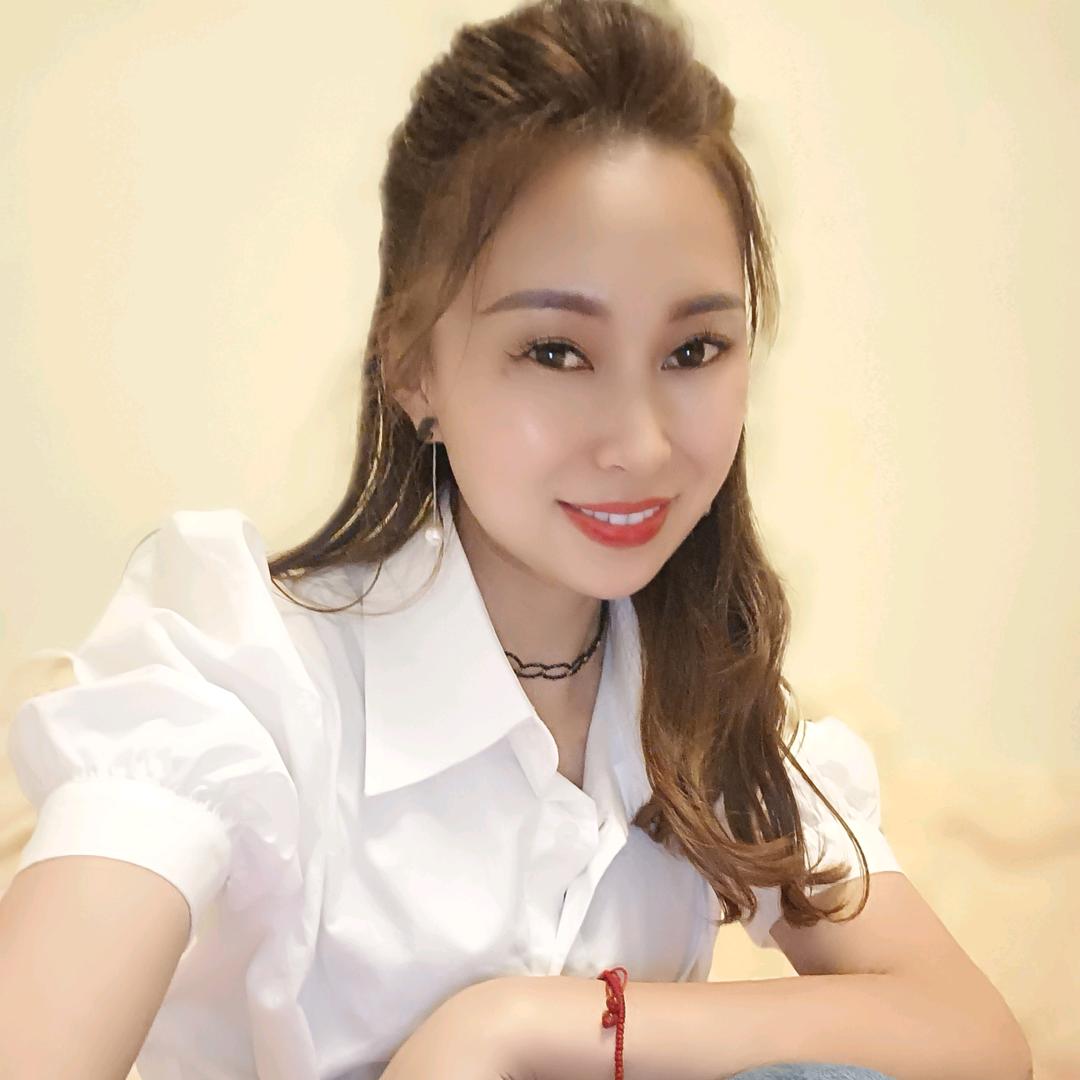 喜欢唱歌的丑丑