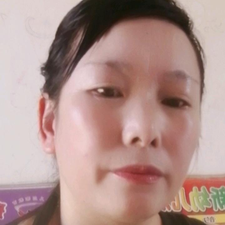 埃菲尔铁塔的仰望