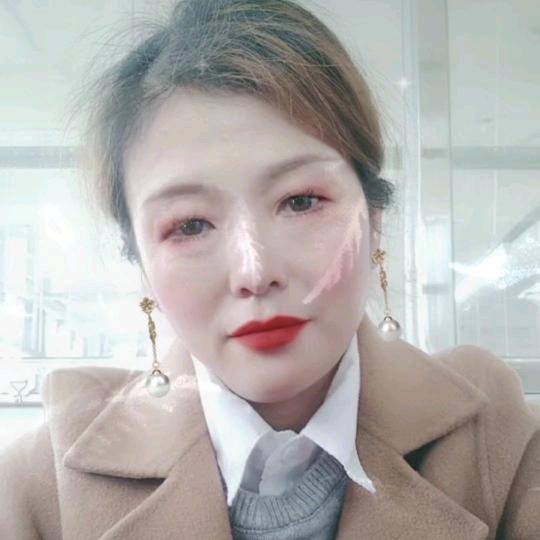 妮 妮