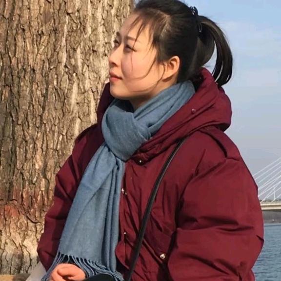 建业泓森滨河珑府薛秀丽
