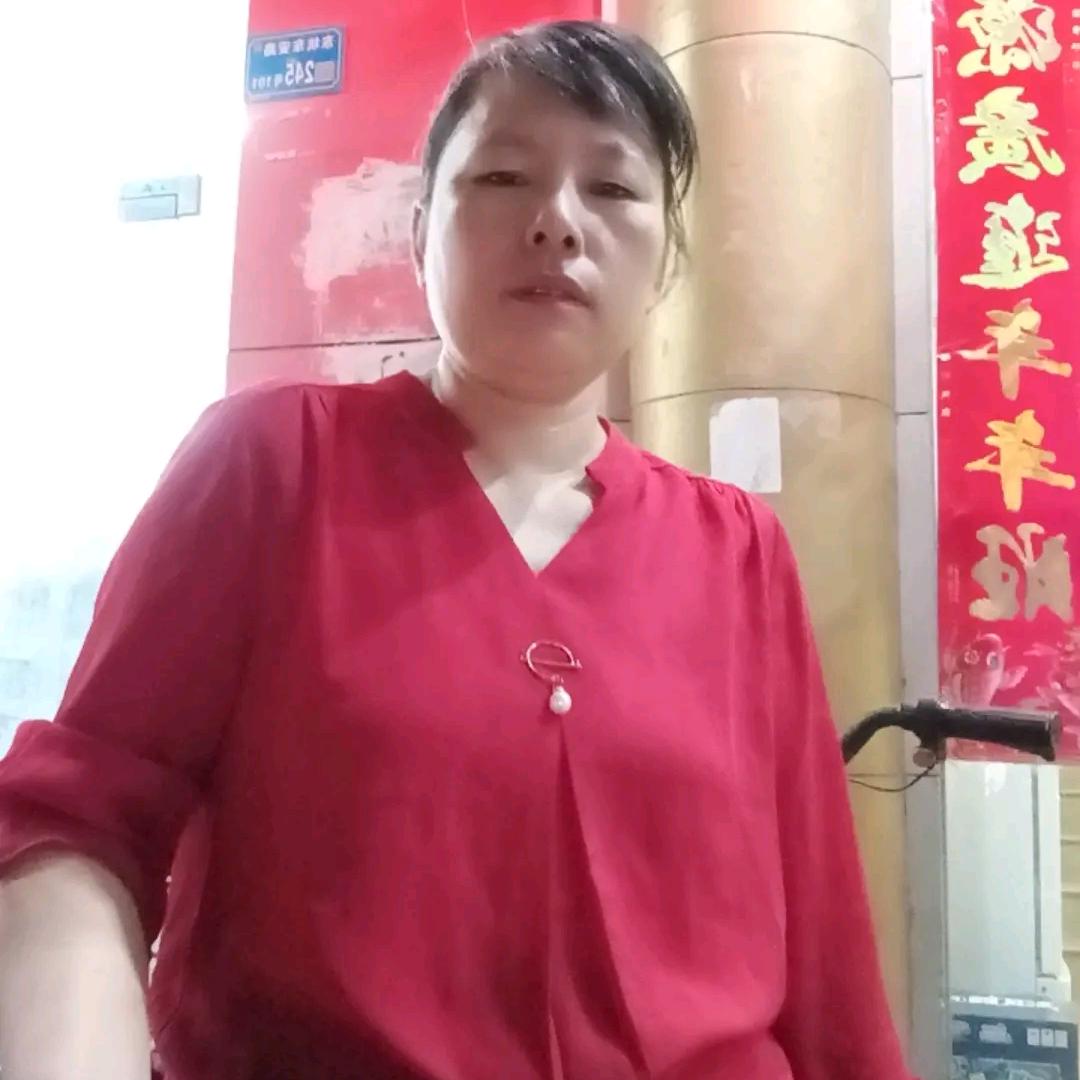 踏雪寻梅