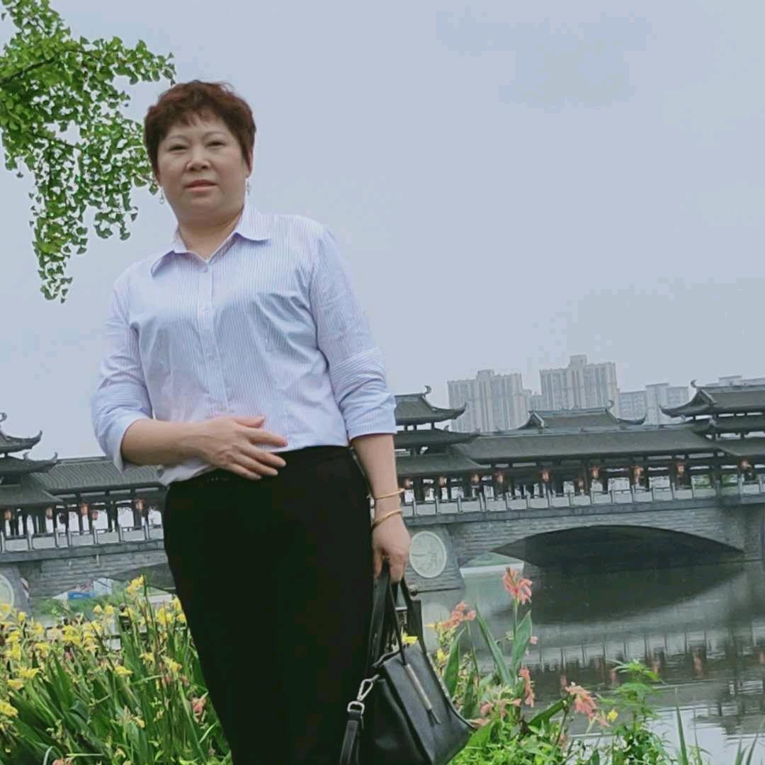 坚强阿英