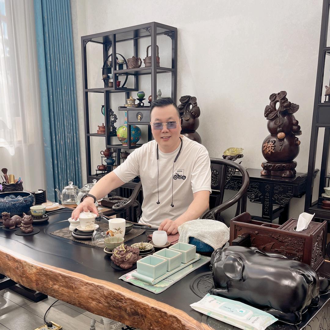 路口的石头（童先生）