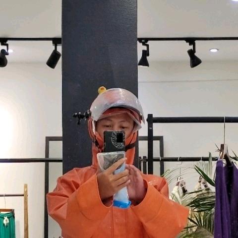 修电脑卖监控的小周