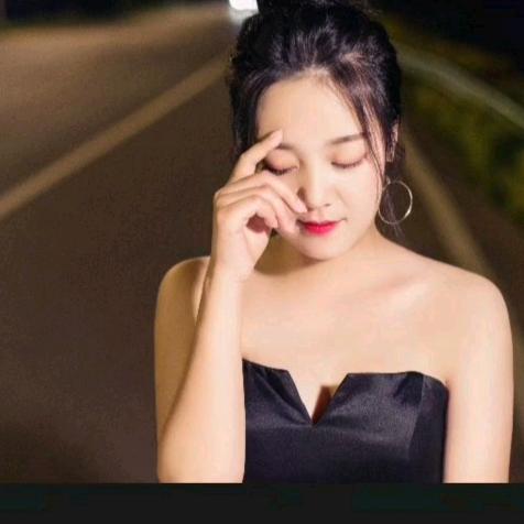 纯白色