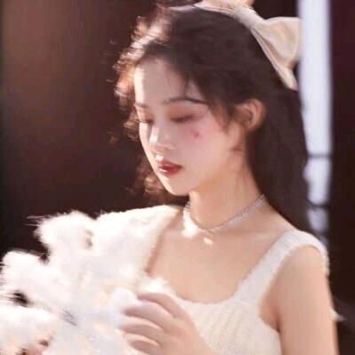 辣子鸡老板娘