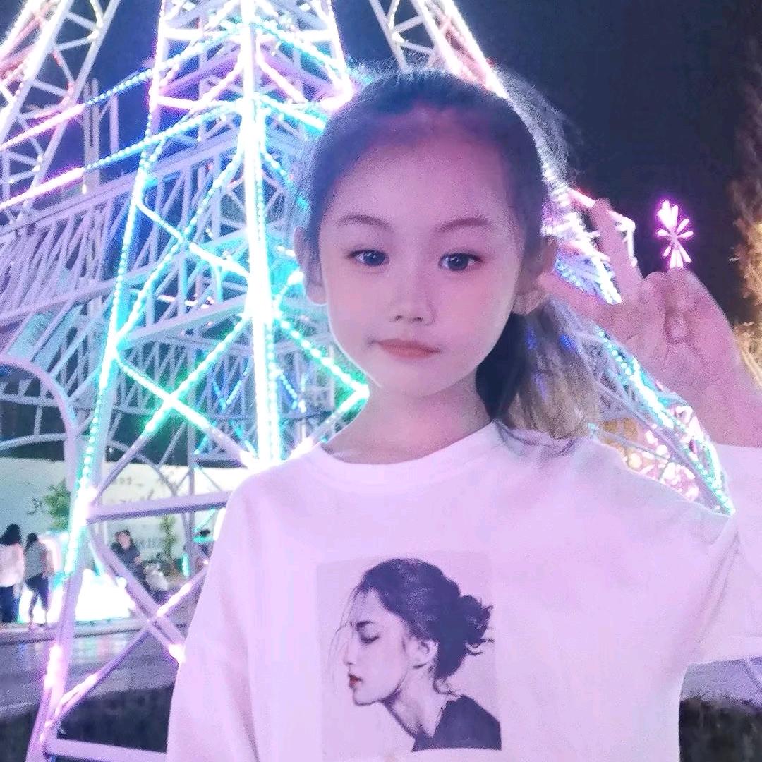奥特曼打小怪兽  🐾