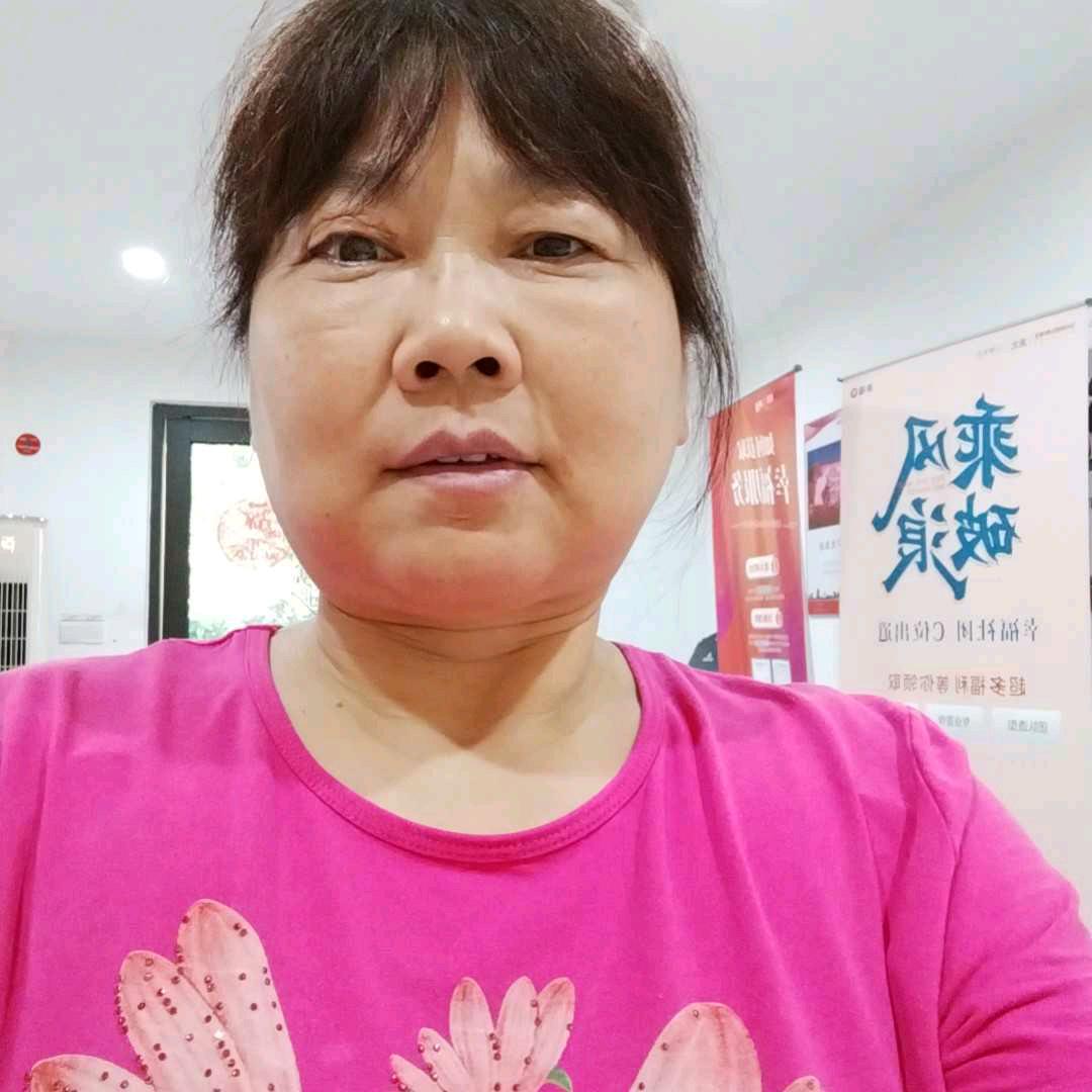 爱编织的外婆王