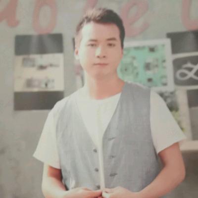 李银龙