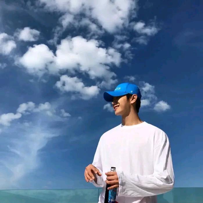 爱吃糖不黏人♥