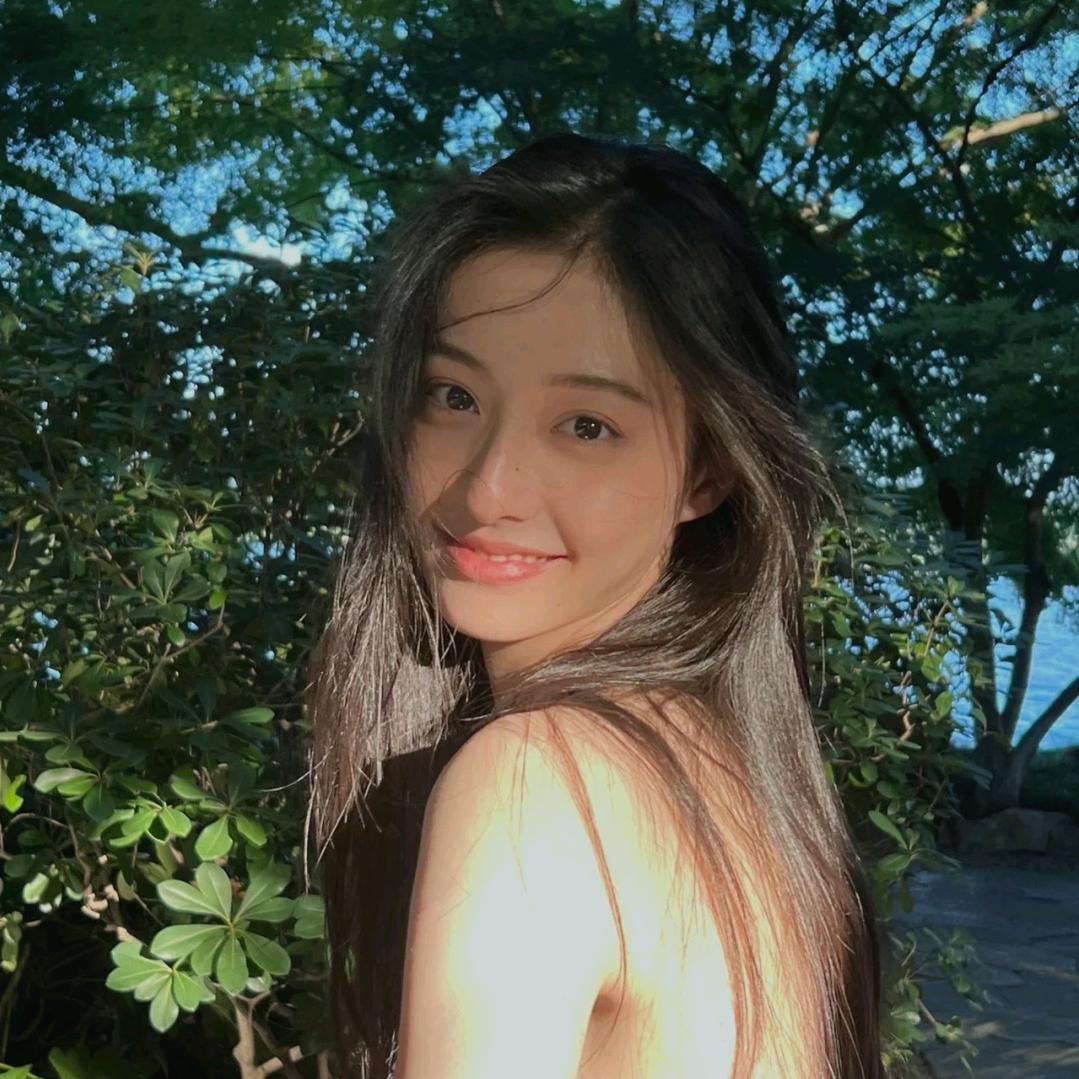 AAA广东种草官易女士
