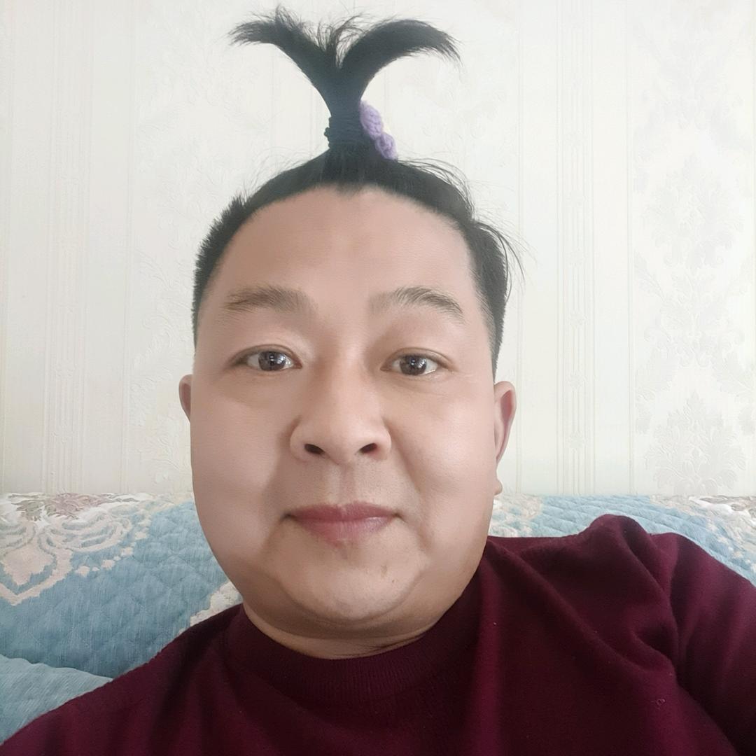 开货车的河南胖哥