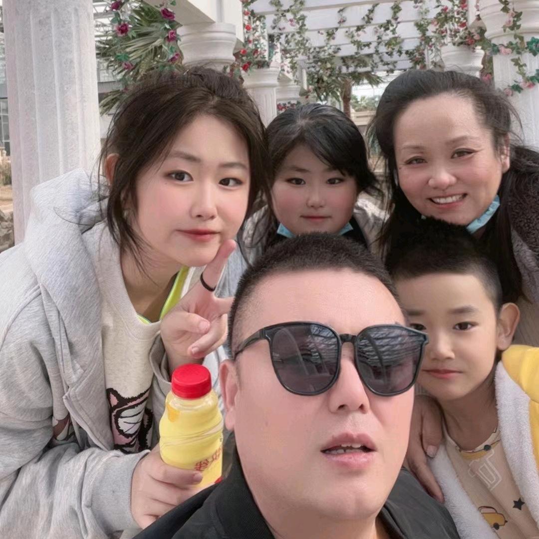 齐齐三宝妈往前冲