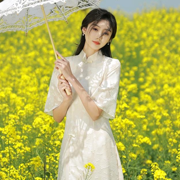 卖水果的小姑娘