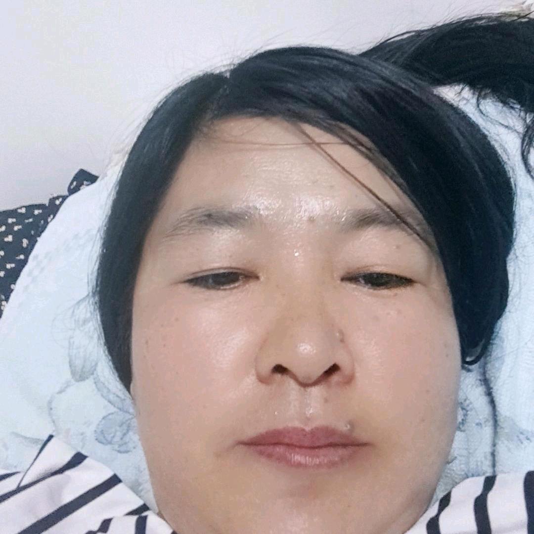 我是一个苦命人。单身一个。