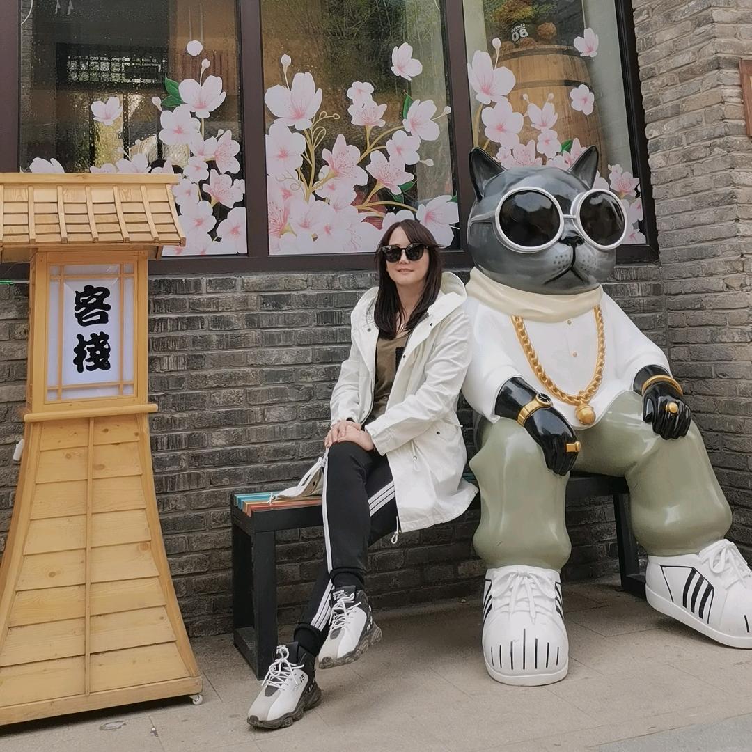 化妆师余音袅袅