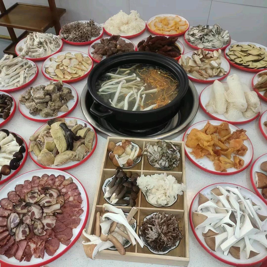 《蒋妹子》鲜菌养生汤锅