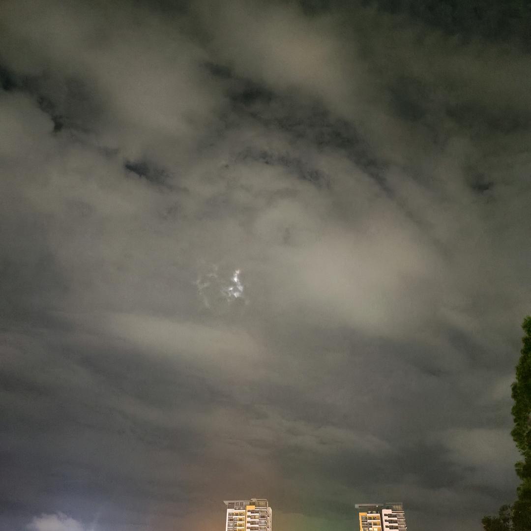 ꧁꫞꯭喜欢下雨的天꫞꧂头像