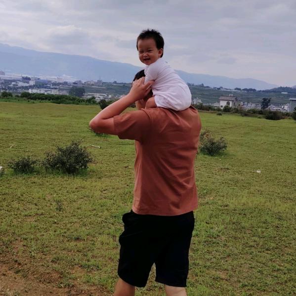 宾川诚峰二手车销售有限公司