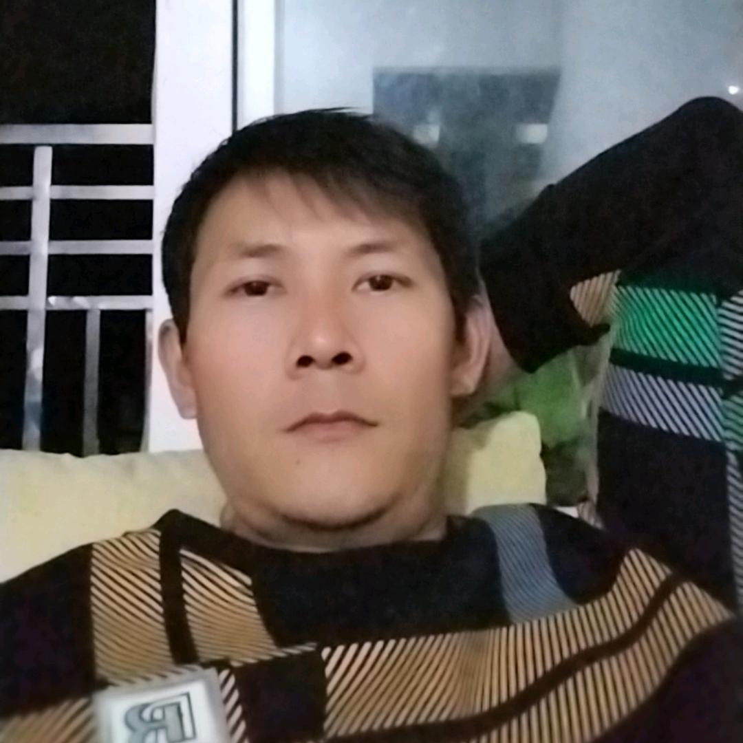 (｡哥･ω･只是个传说｡)ﾉ♡