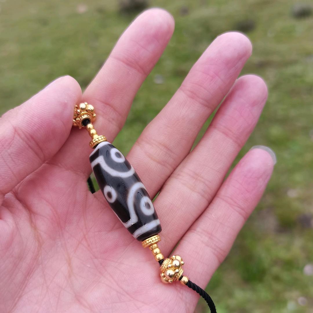 藏传古玩爱好者曲丹