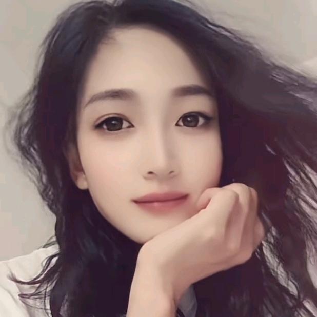 淡淡一笑 💫