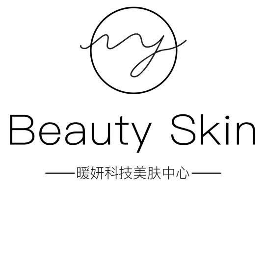 严春园《暖妍水光》