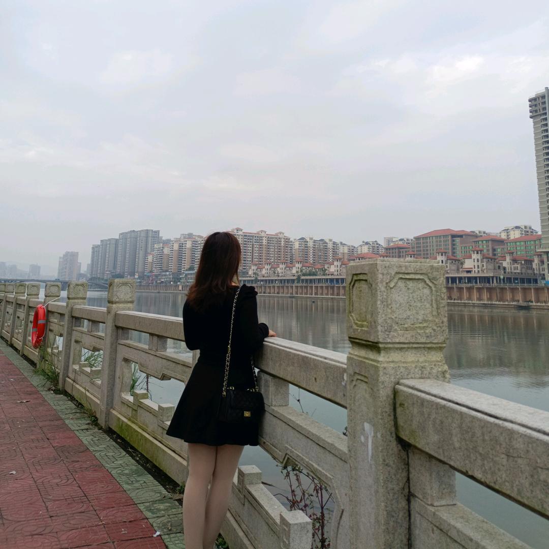 莹莹