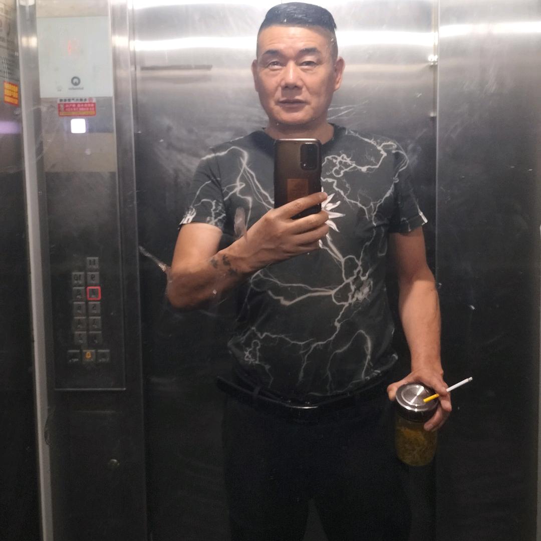 龙哥，
