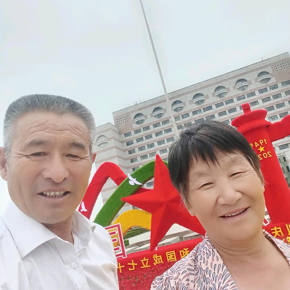 王建国