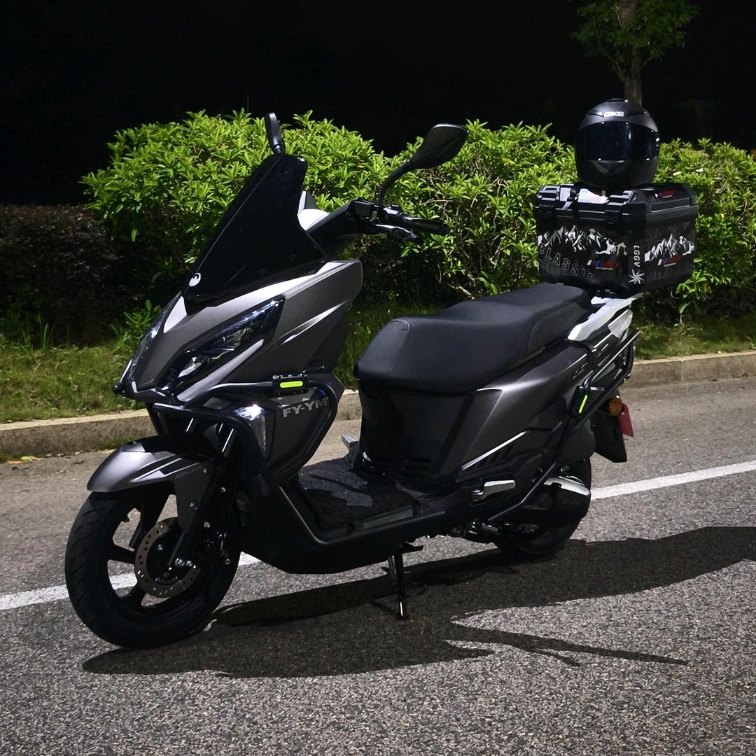 飓鹰摩托车