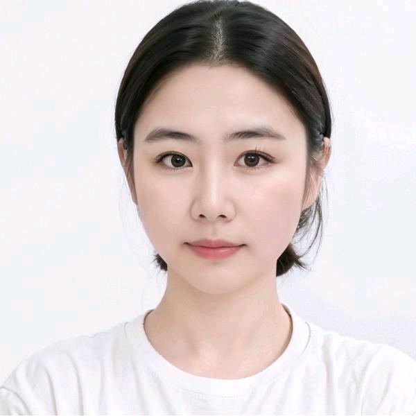80后月嫂育婴师