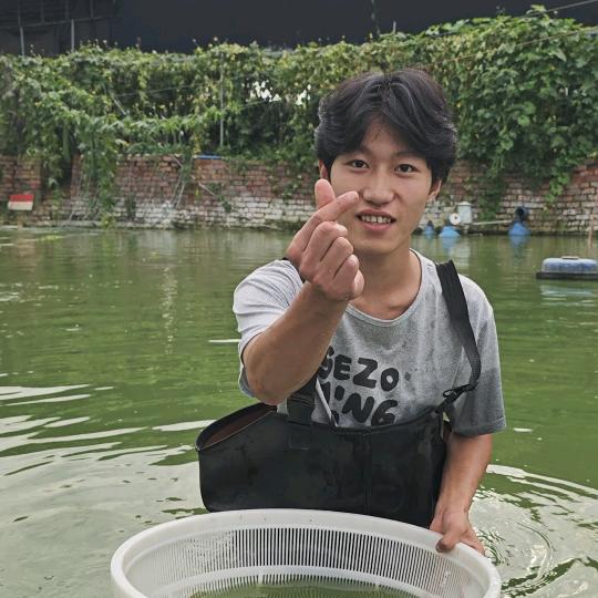 眉山鱼苗批发小廖